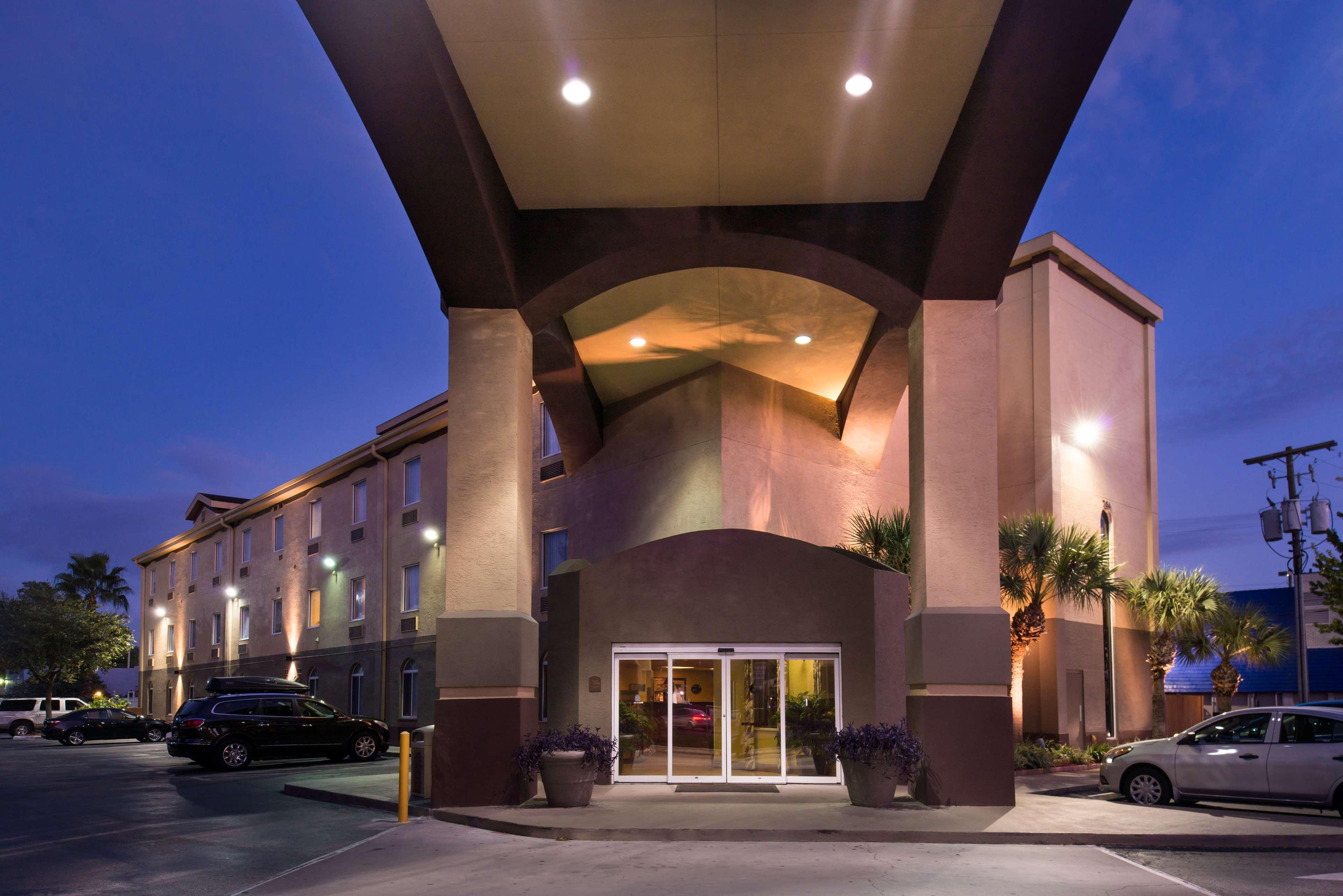 Best Western Tampa Hotel Exterior photo