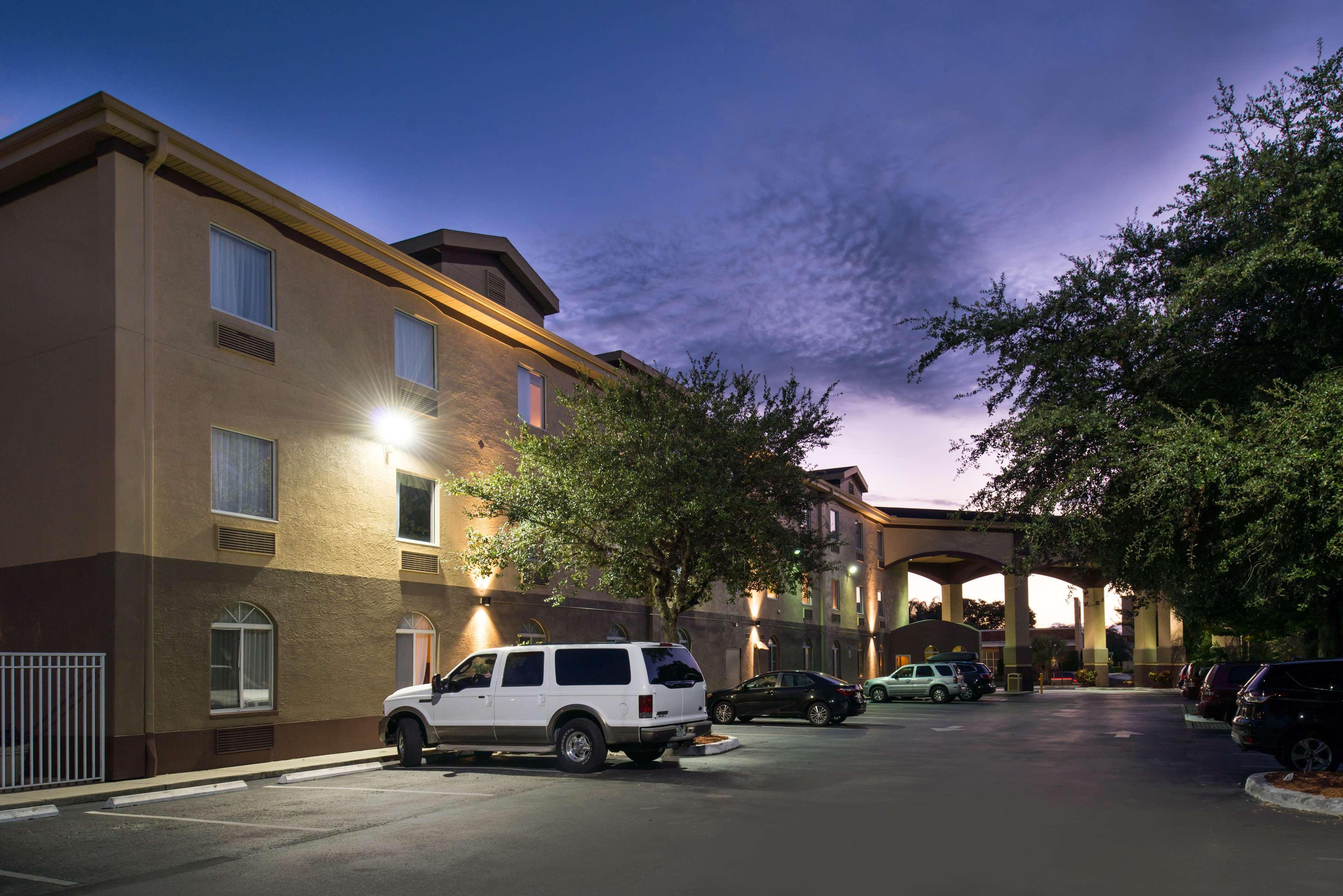 Best Western Tampa Hotel Exterior photo