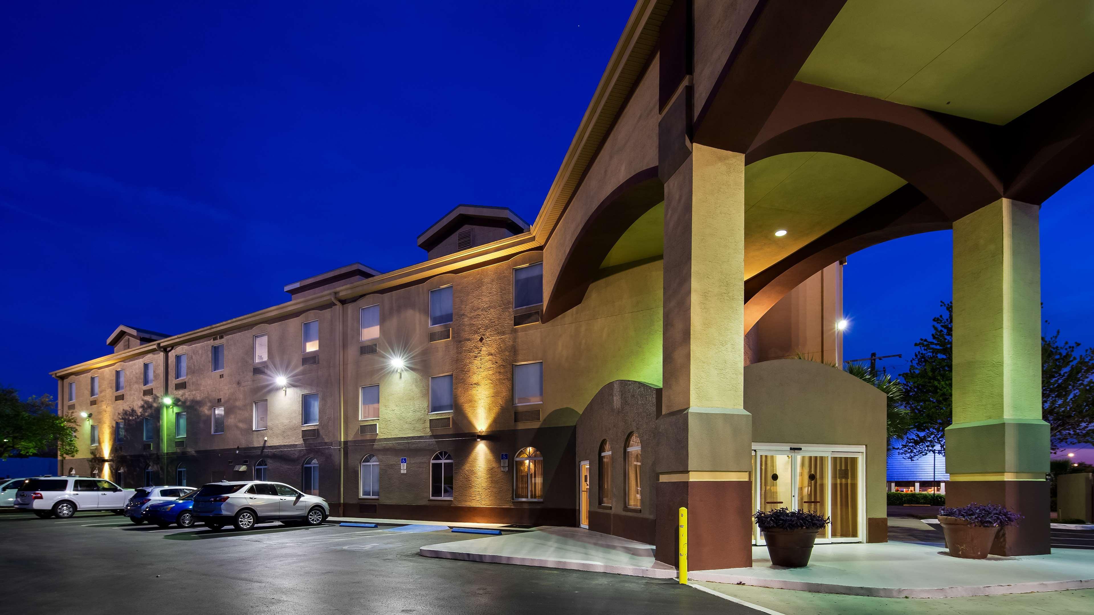 Best Western Tampa Hotel Exterior photo